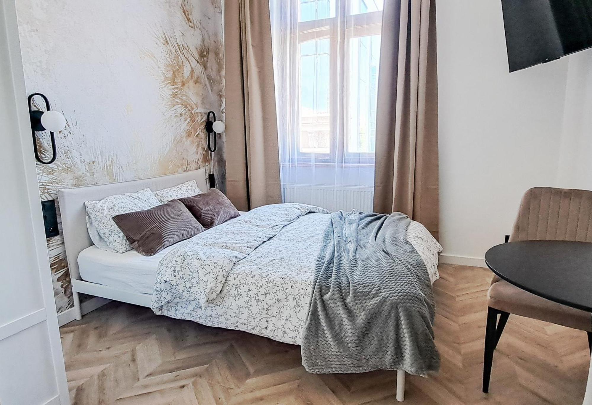 Lion Apartments - Premium Studio With Balcony Краків Екстер'єр фото