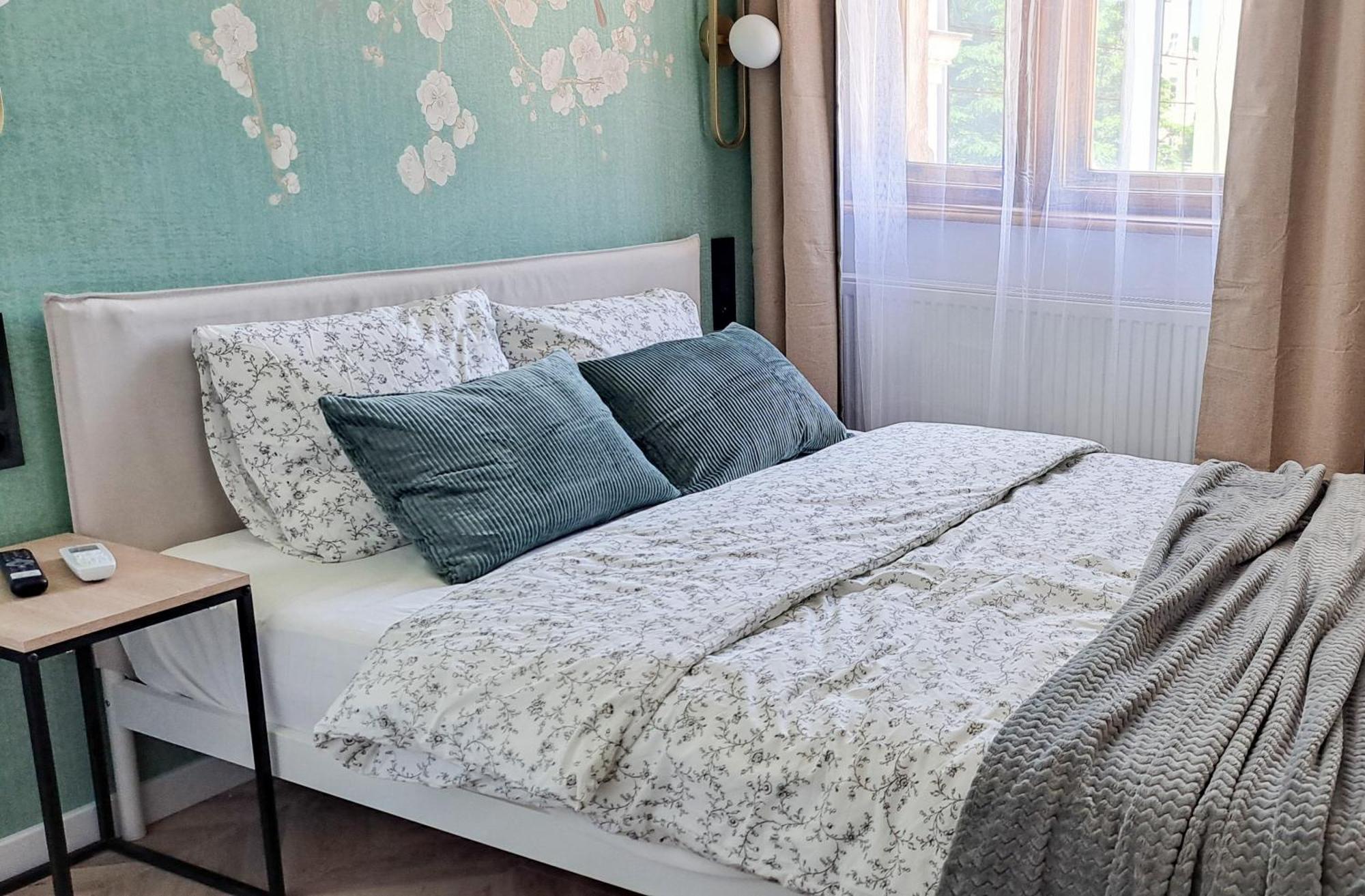 Lion Apartments - Premium Studio With Balcony Краків Екстер'єр фото